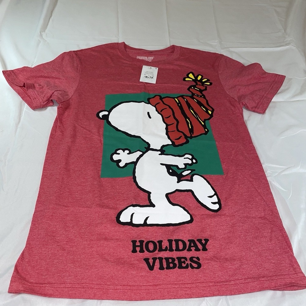 Peanuts Snoopy Holiday Vibes Graphic T-Shirt Red Heather Mens Small NWT